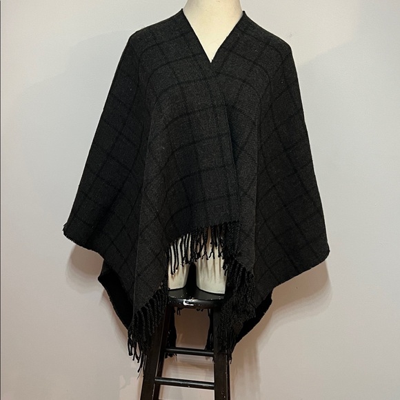 Modena Accessories - Elegant Black Plaid Women's Wrap Fringe Soft 100% Acrylic Versatile Layering